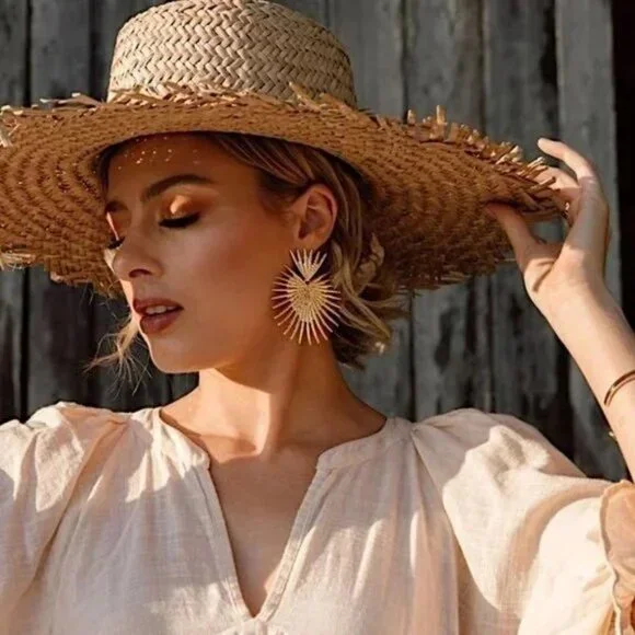 SHASHI Throne Earrings in Gold One Size New Womens Dance Drop - Picture 7 of 11